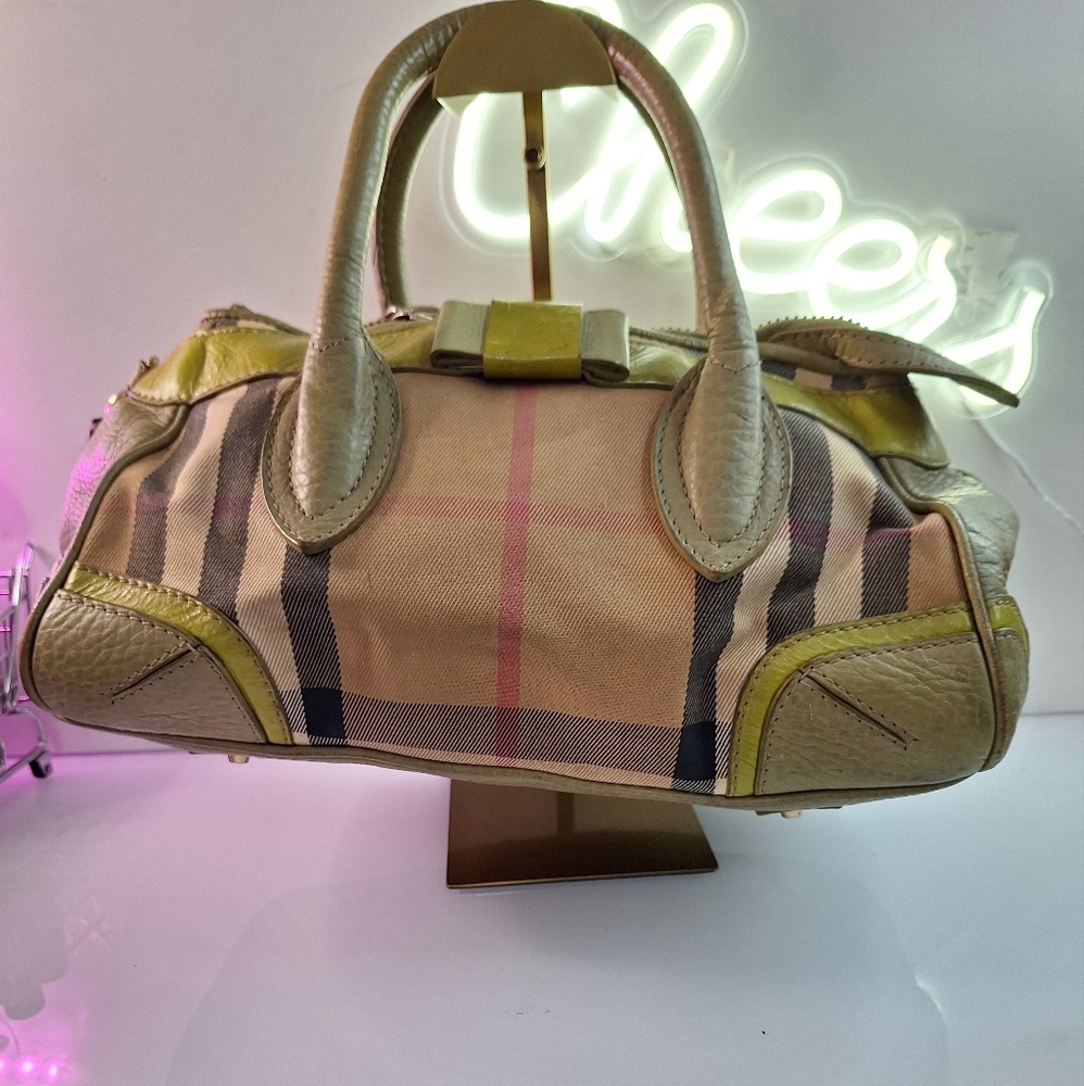 Burberry porsum Beige and Green Women's Bag